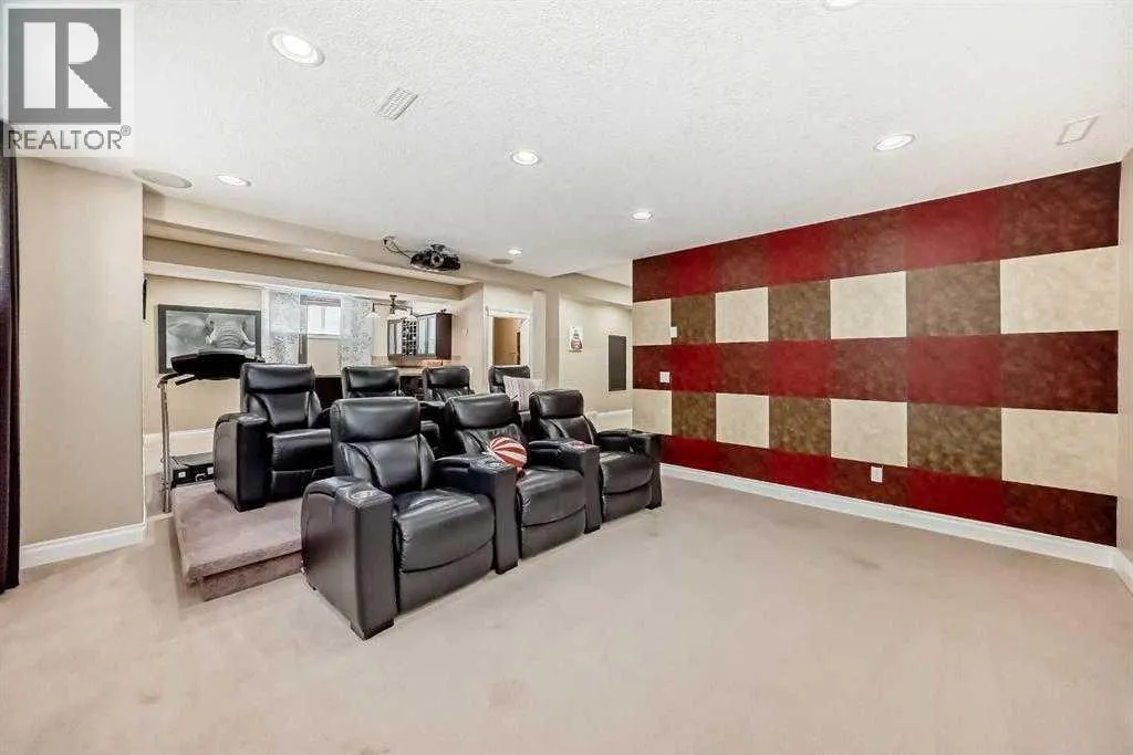 73 Simcoe Close SW