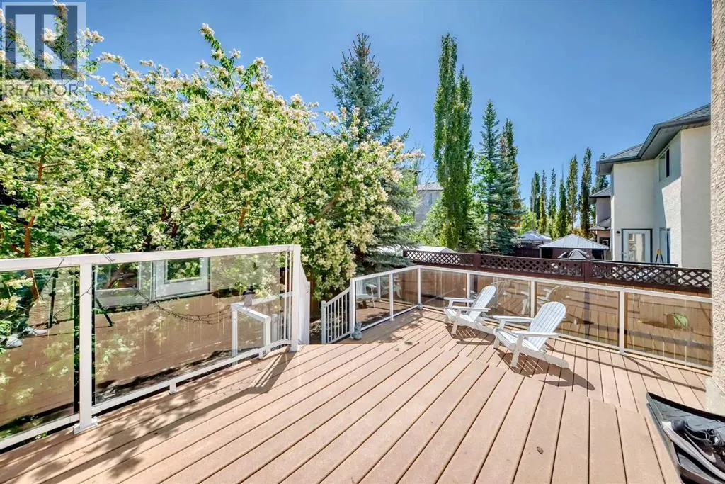73 Simcoe Close SW