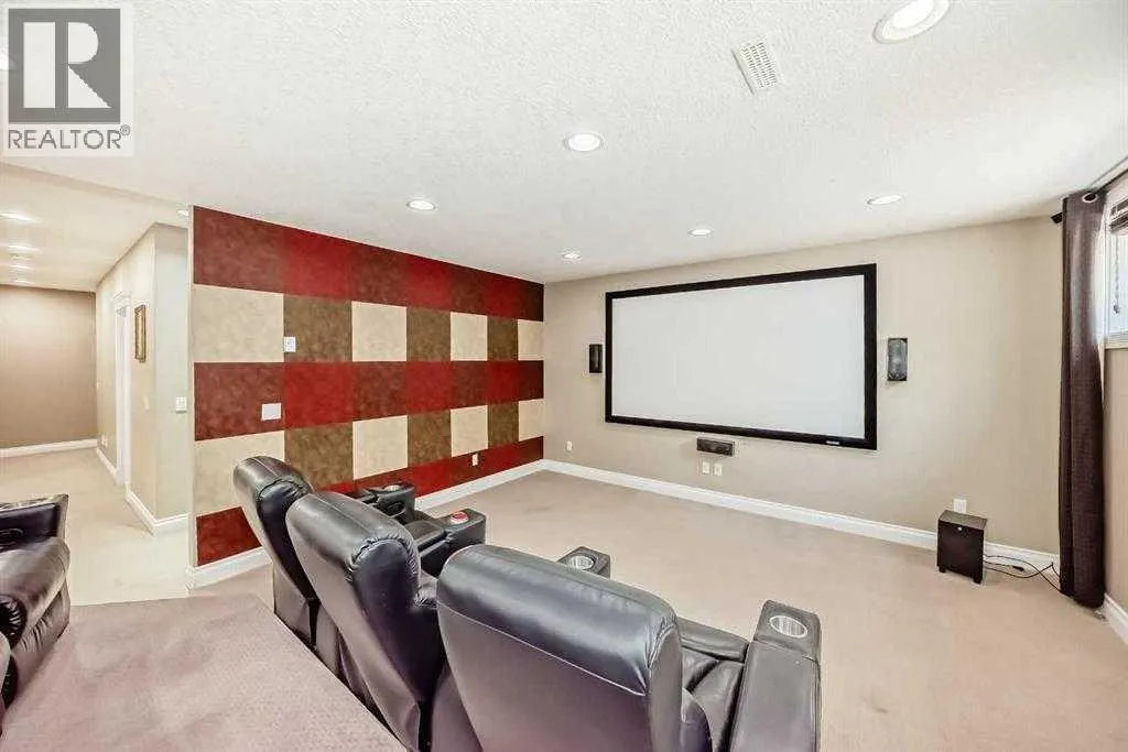 73 Simcoe Close SW