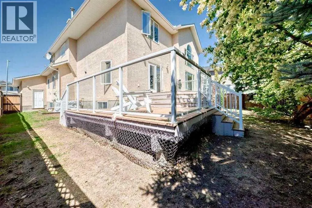 73 Simcoe Close SW