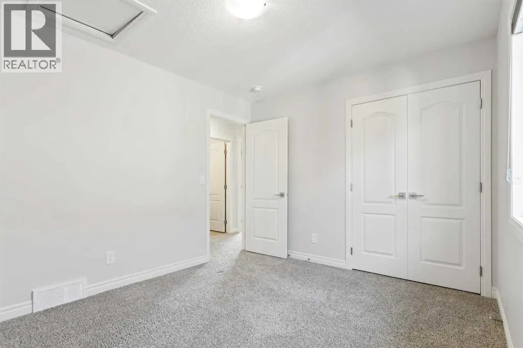 246 Evansglen Drive NW