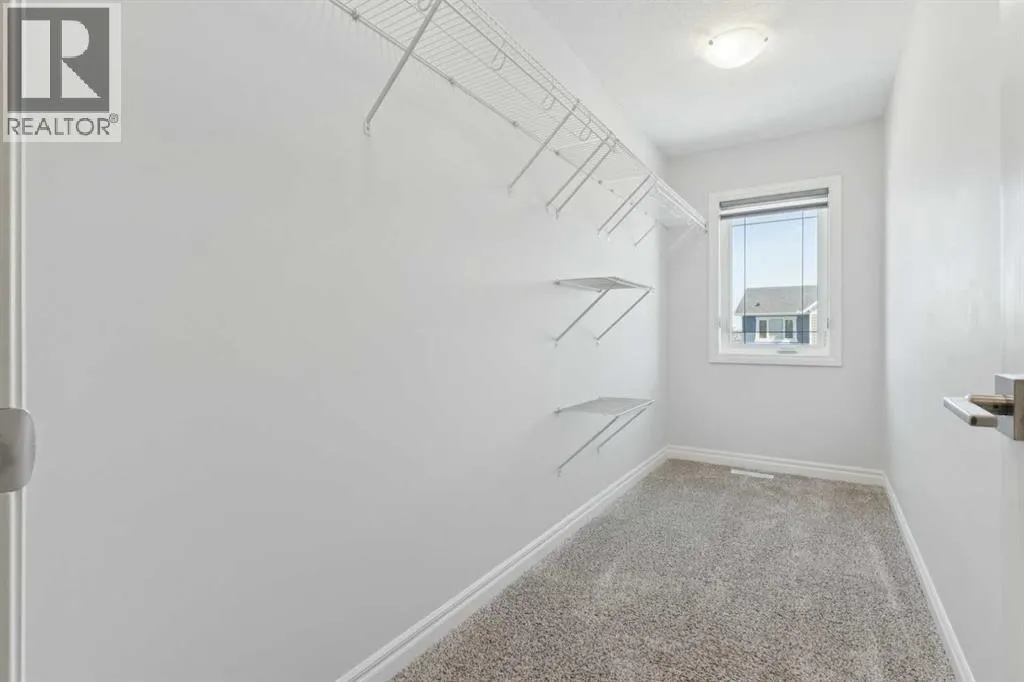 246 Evansglen Drive NW