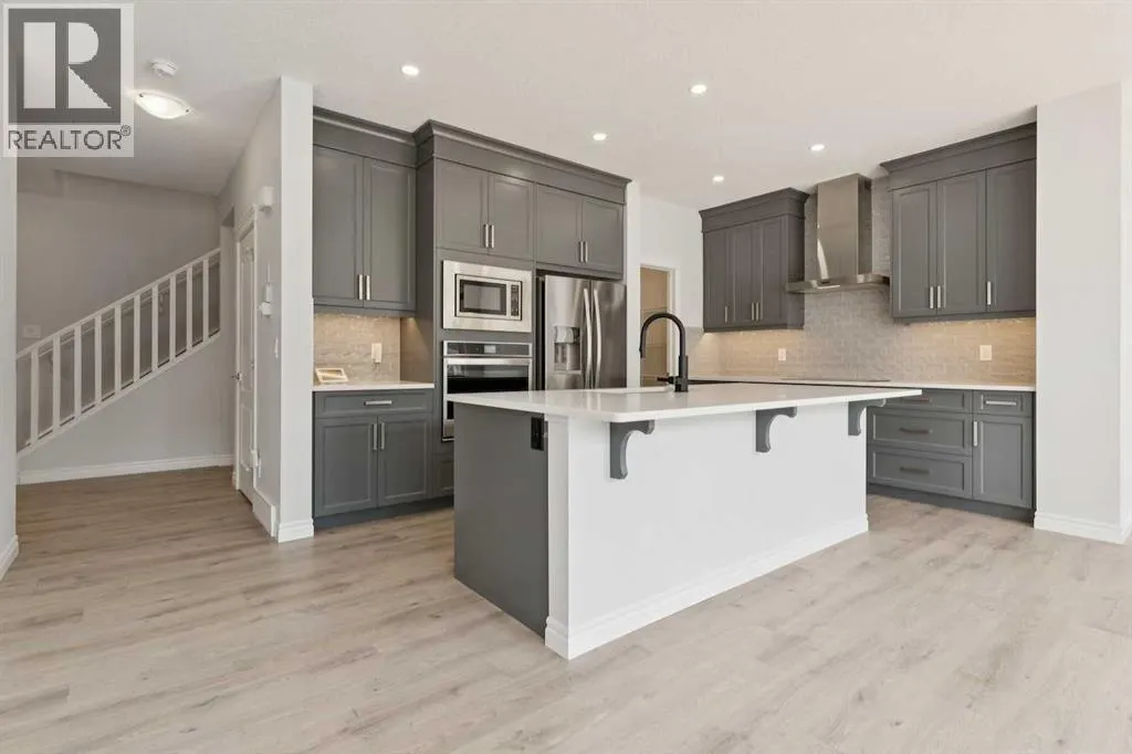 246 Evansglen Drive NW