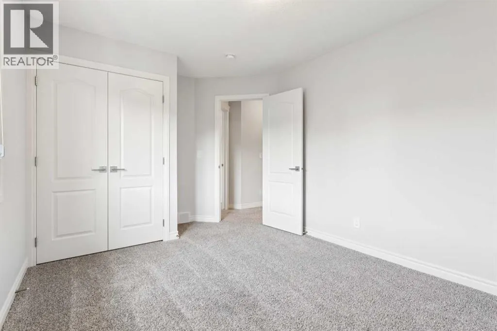 246 Evansglen Drive NW