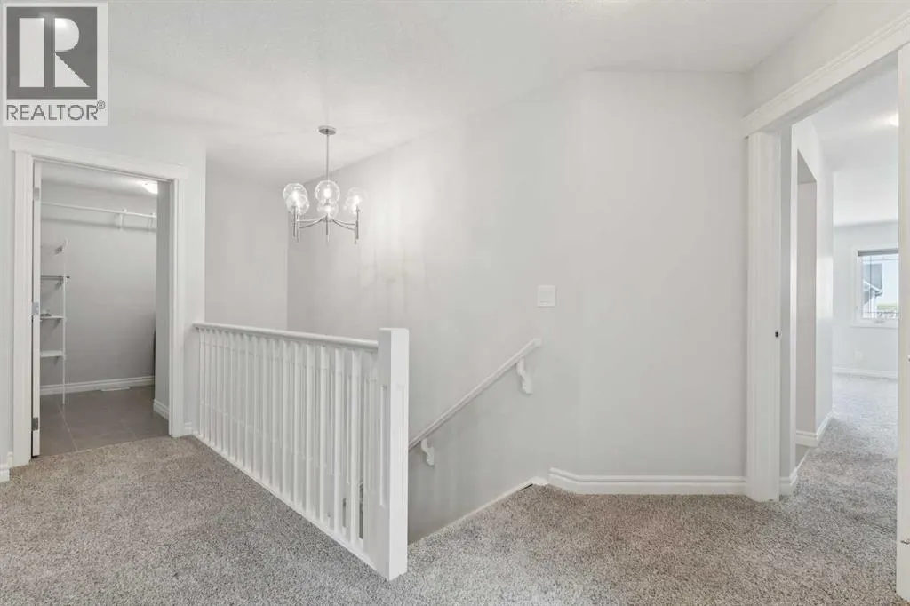 246 Evansglen Drive NW