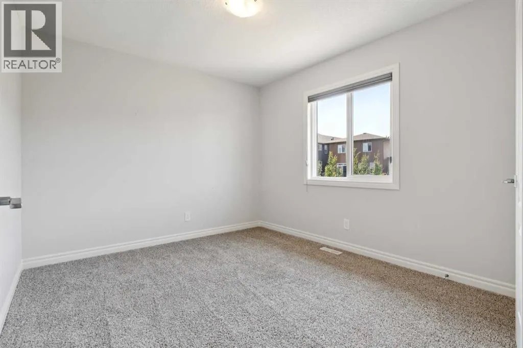 246 Evansglen Drive NW