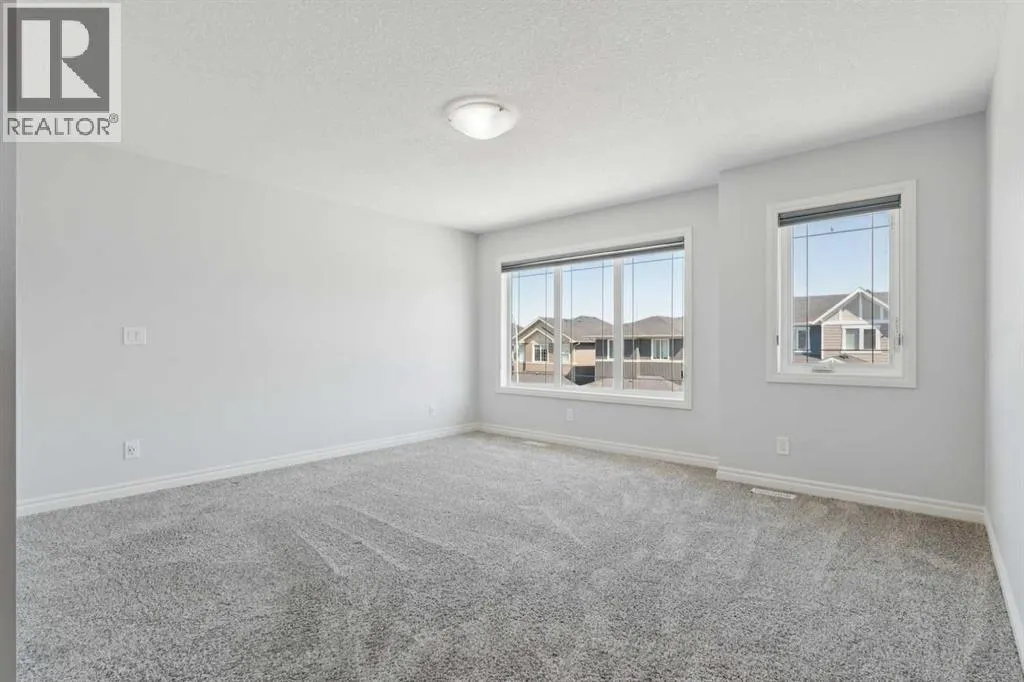 246 Evansglen Drive NW