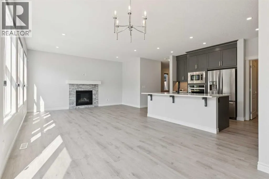 246 Evansglen Drive NW