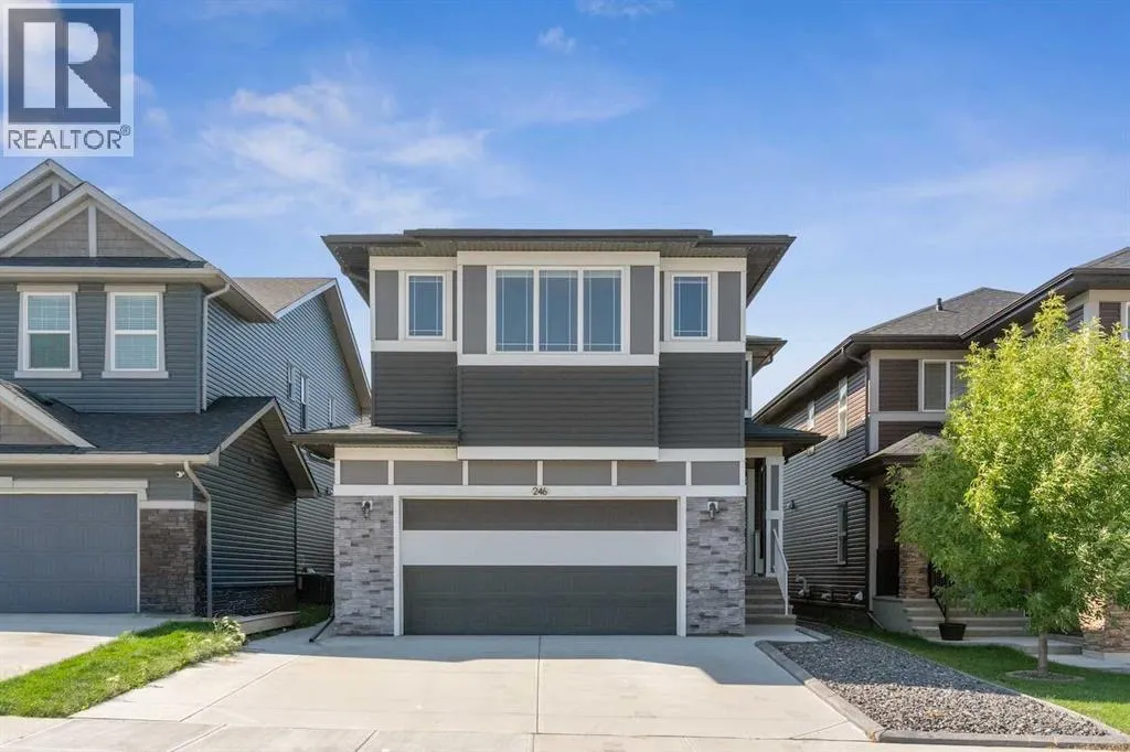 246 Evansglen Drive NW