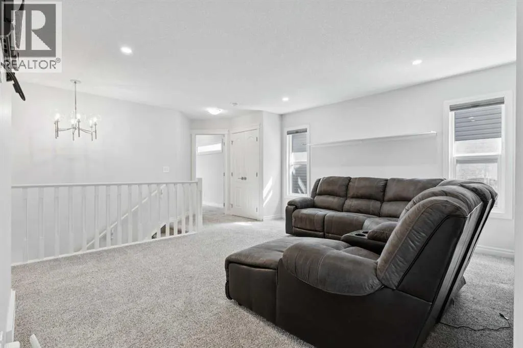 246 Evansglen Drive NW