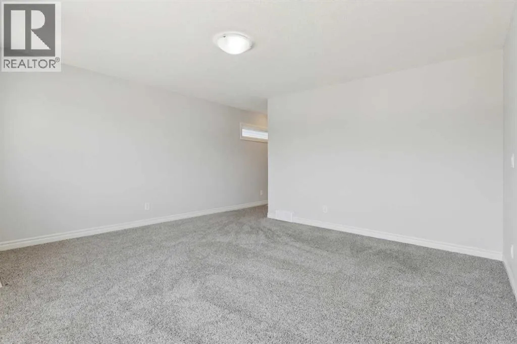 246 Evansglen Drive NW