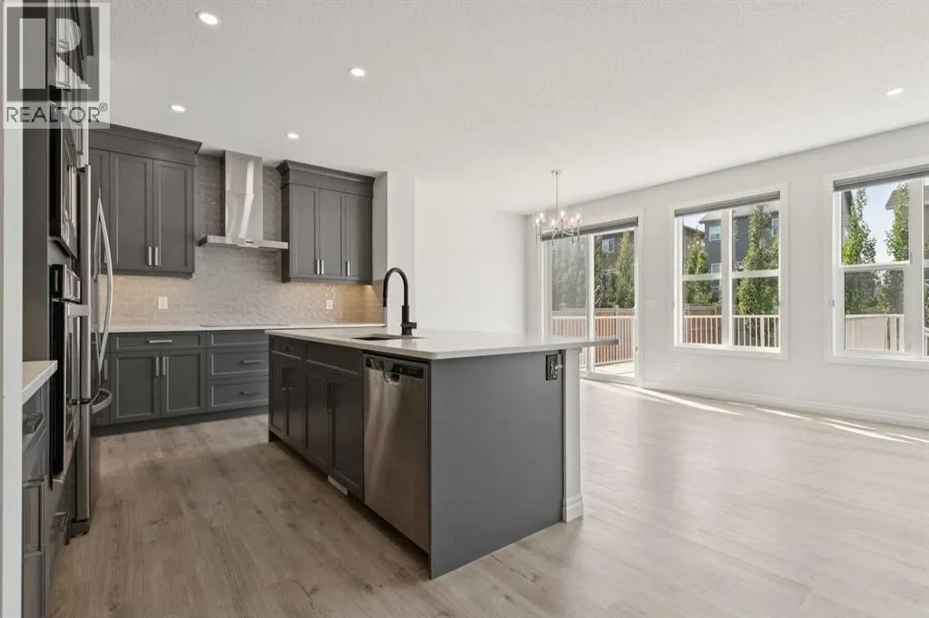 246 Evansglen Drive NW