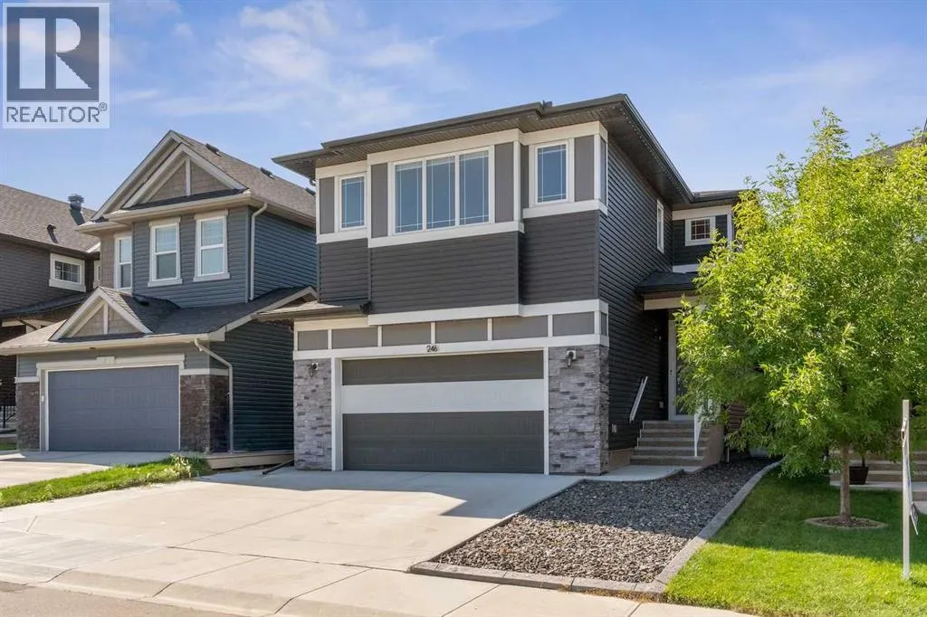 246 Evansglen Drive NW