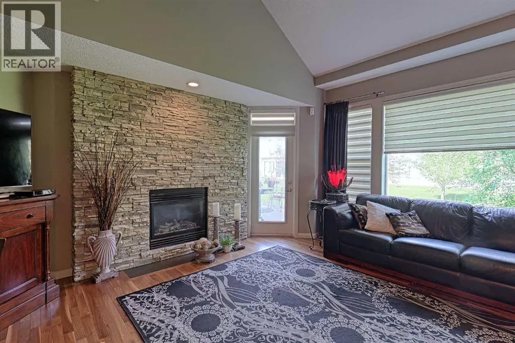 223 Sunset Square