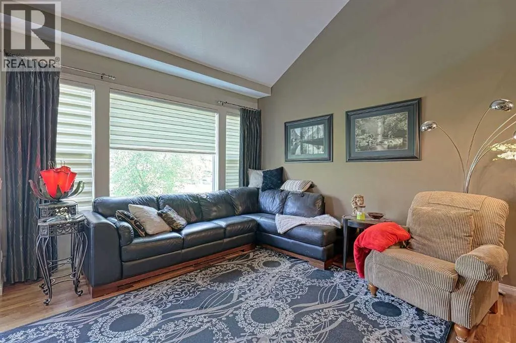 223 Sunset Square