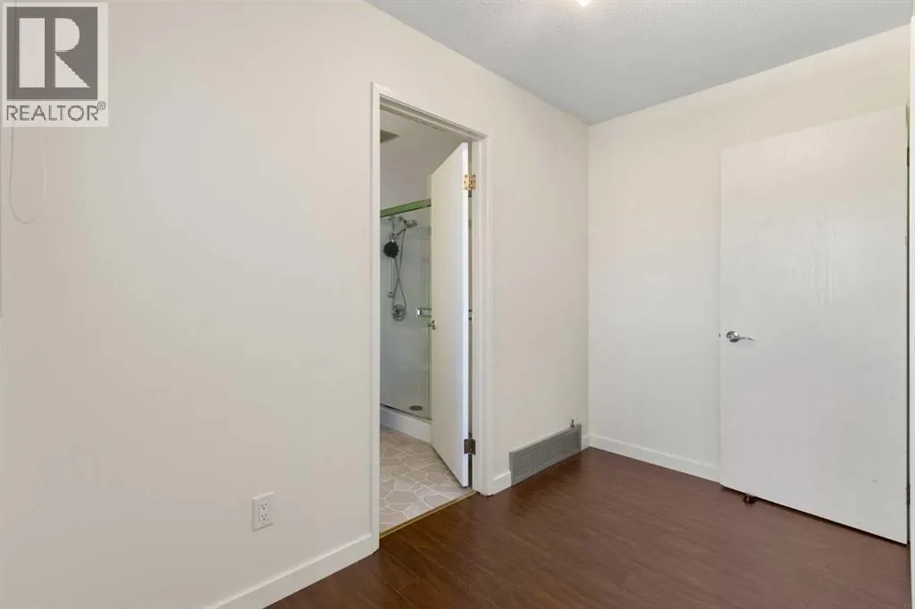 43, 228 Theodore Place NW