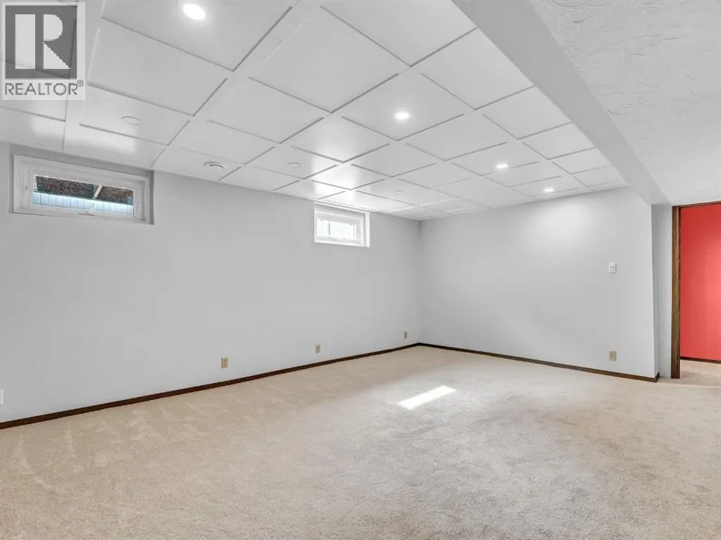 38 Rossland Crescent SE