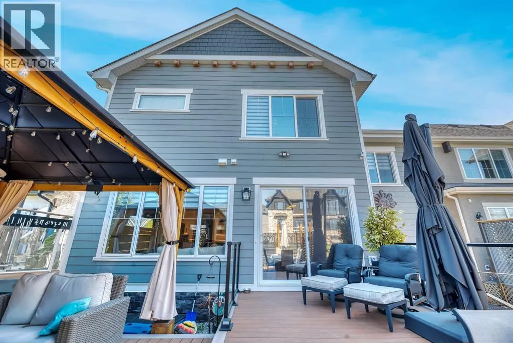 252 Marina Grove SE