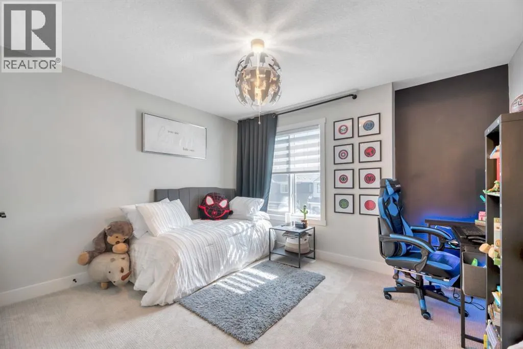 252 Marina Grove SE