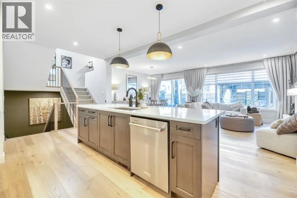 252 Marina Grove SE