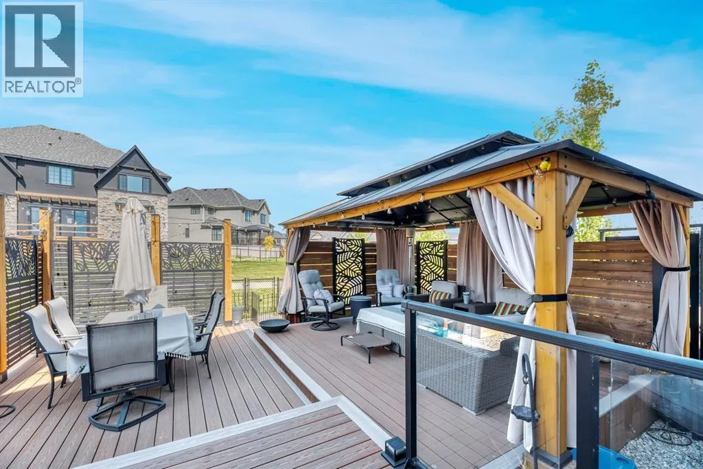 252 Marina Grove SE