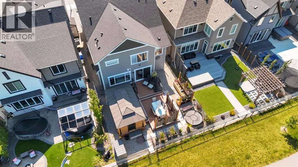 252 Marina Grove SE