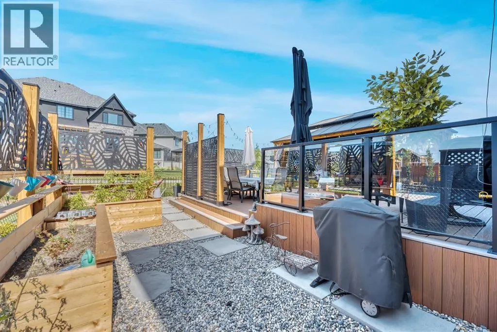 252 Marina Grove SE