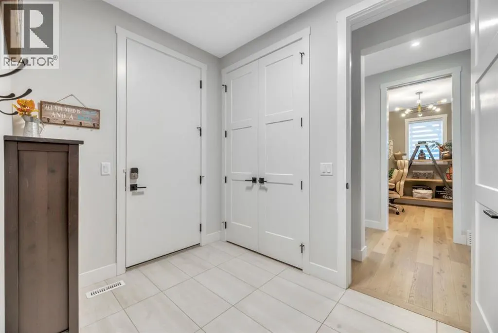 252 Marina Grove SE