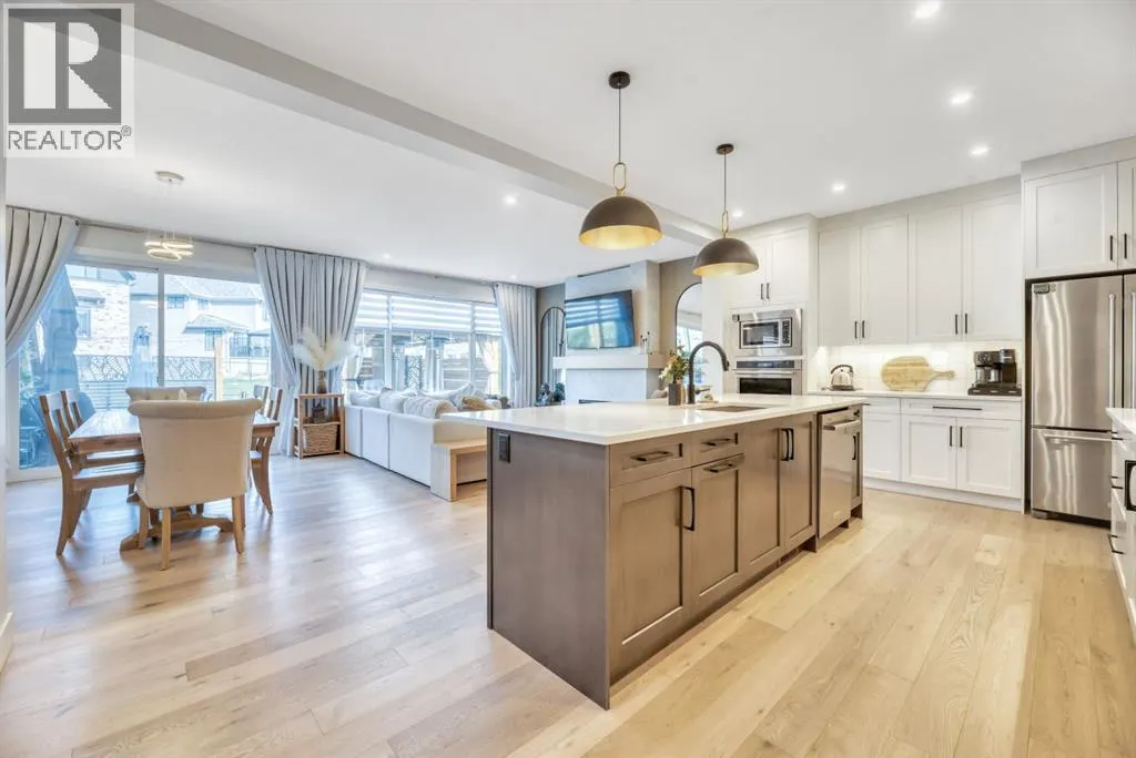 252 Marina Grove SE