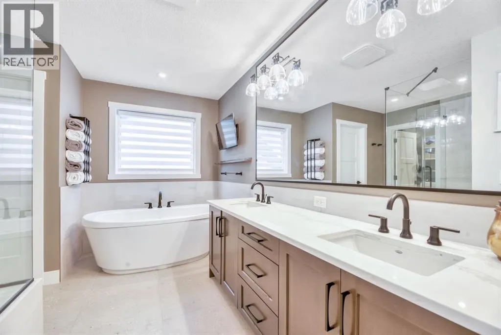 252 Marina Grove SE