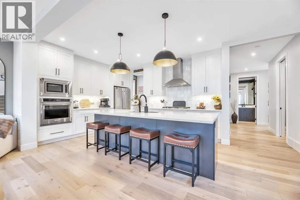 252 Marina Grove SE
