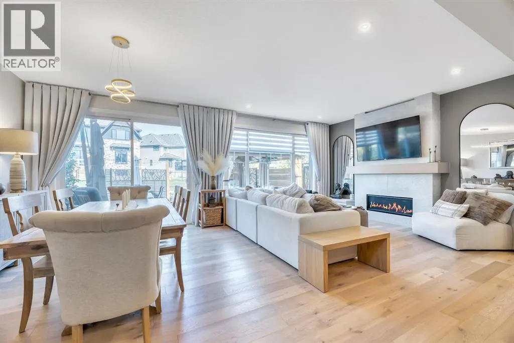 252 Marina Grove SE