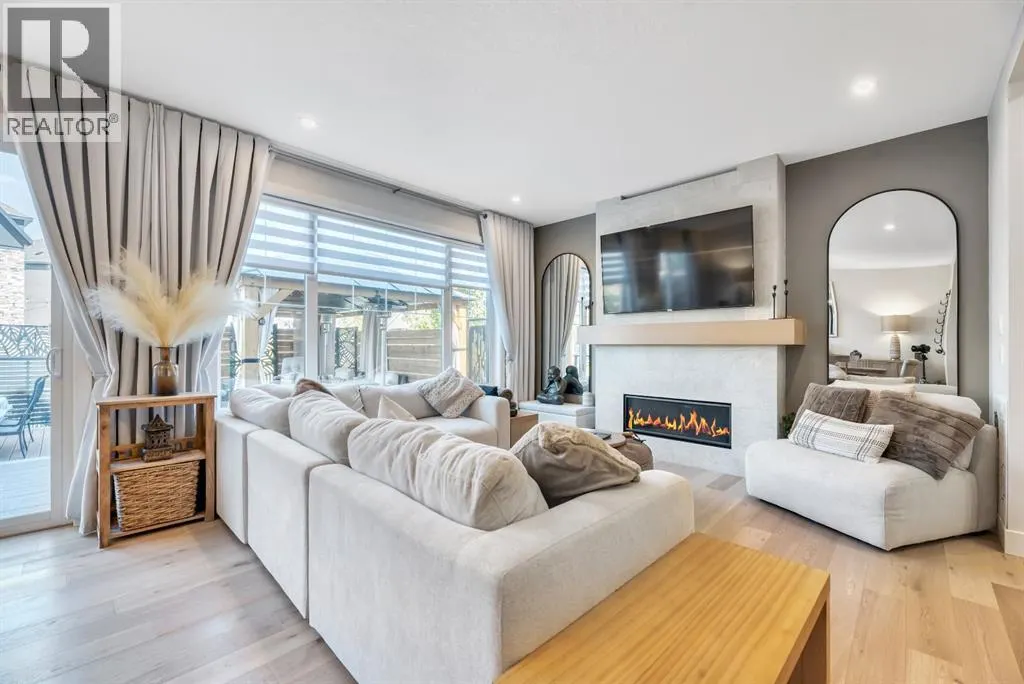 252 Marina Grove SE