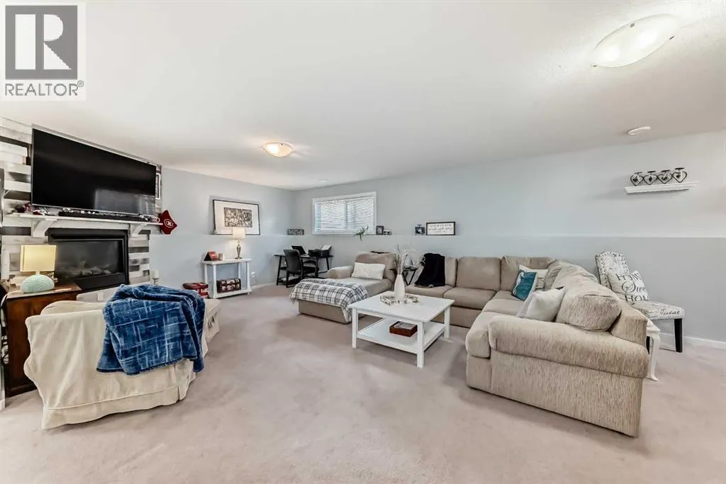5821 62 Ave