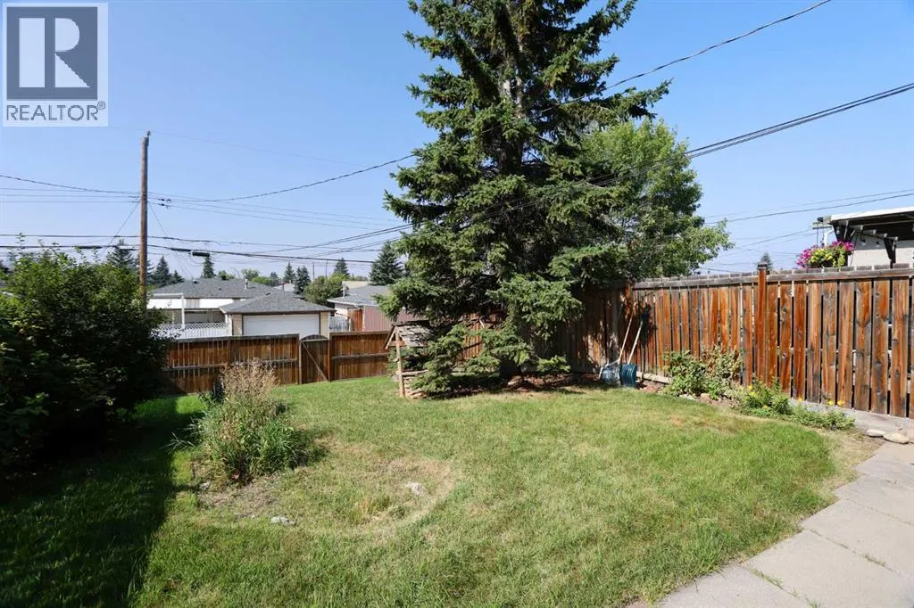 609 Mckinnon Drive NE