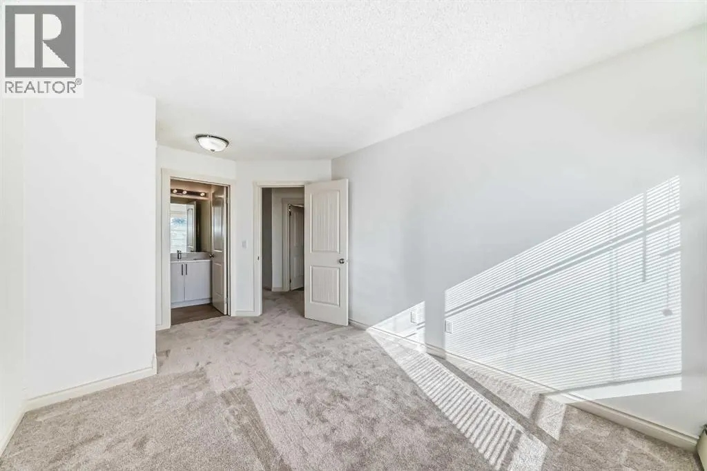 10, 305 Village Mews SW