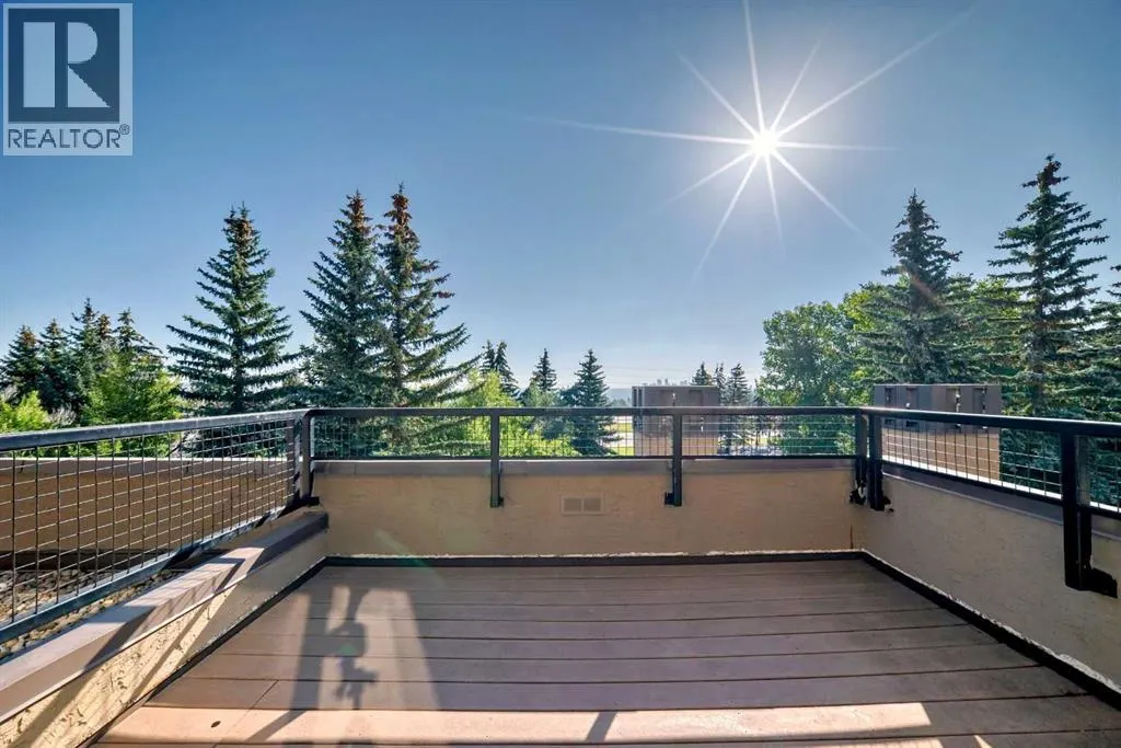 10, 305 Village Mews SW