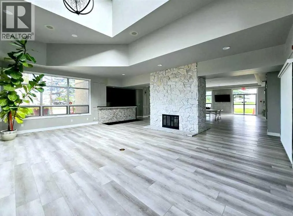 10, 305 Village Mews SW