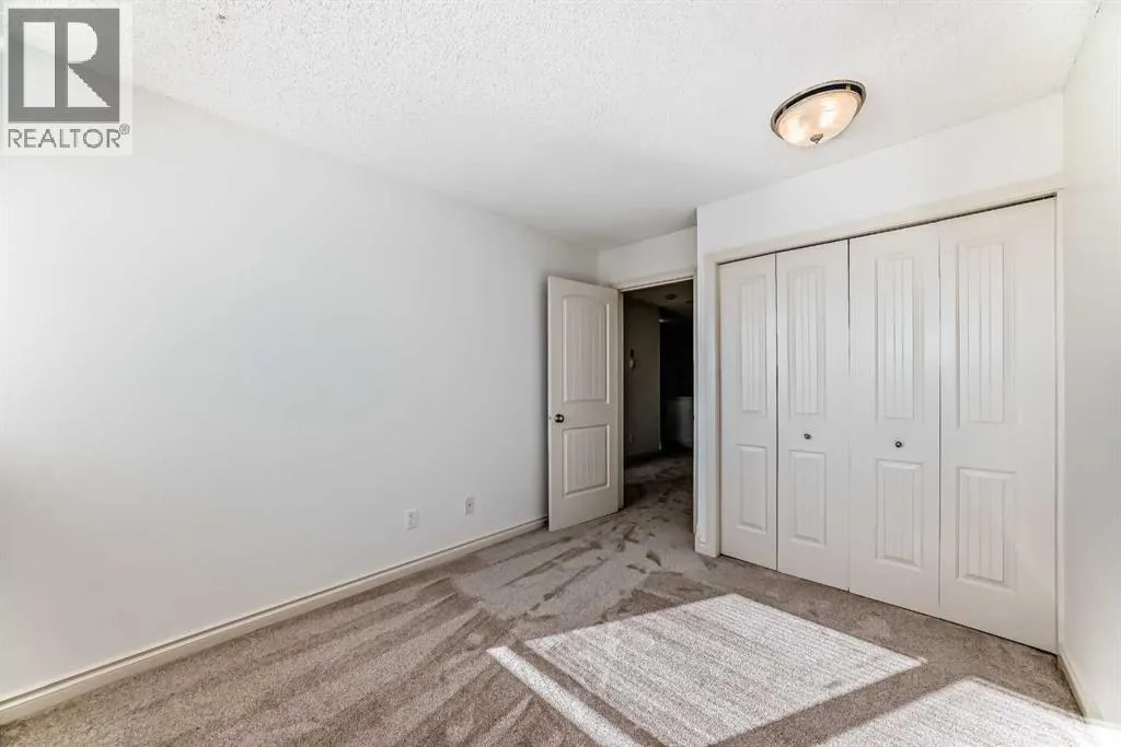 10, 305 Village Mews SW