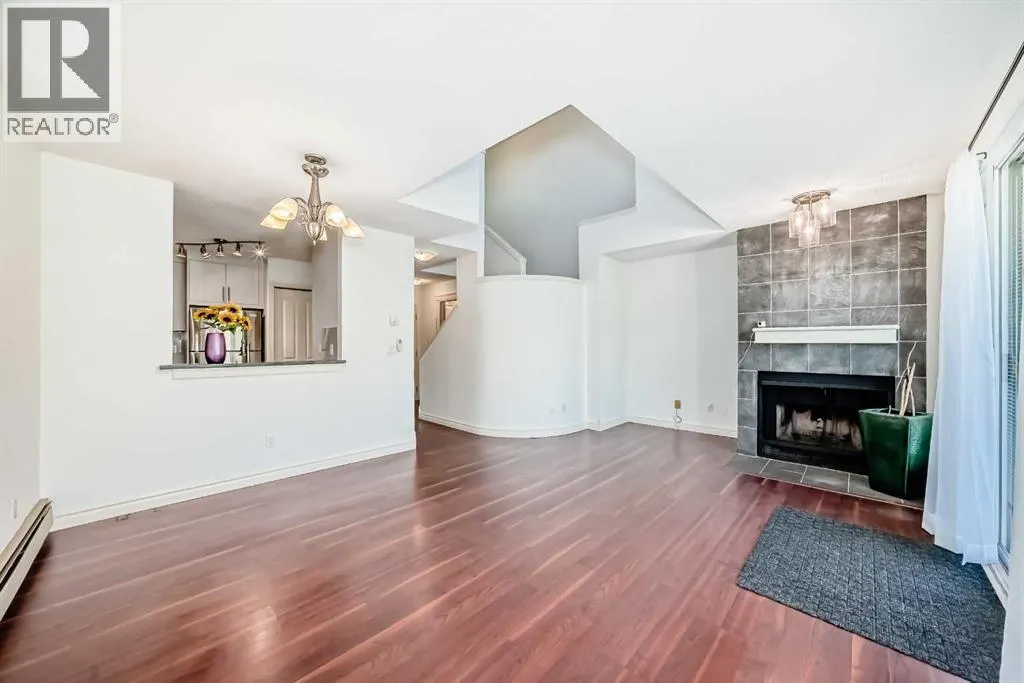 10, 305 Village Mews SW