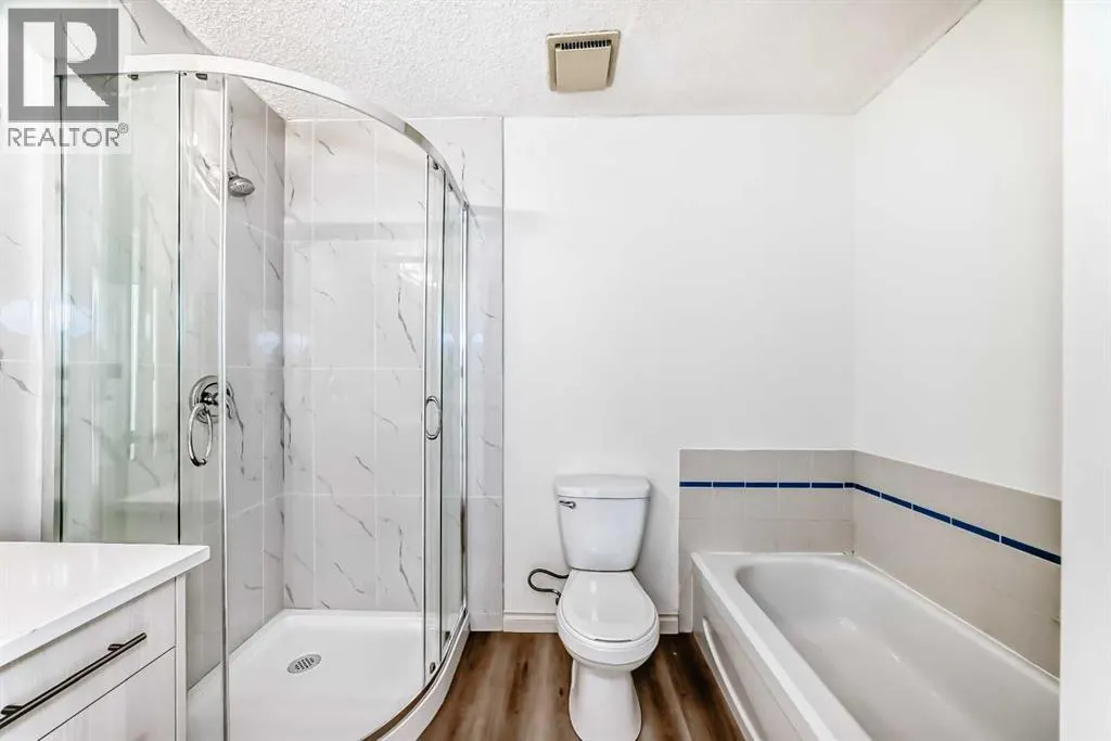 10, 305 Village Mews SW