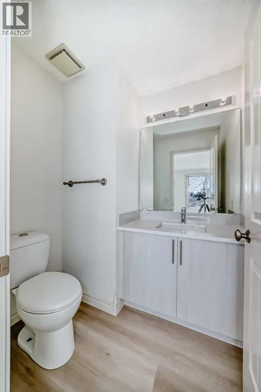 10, 305 Village Mews SW