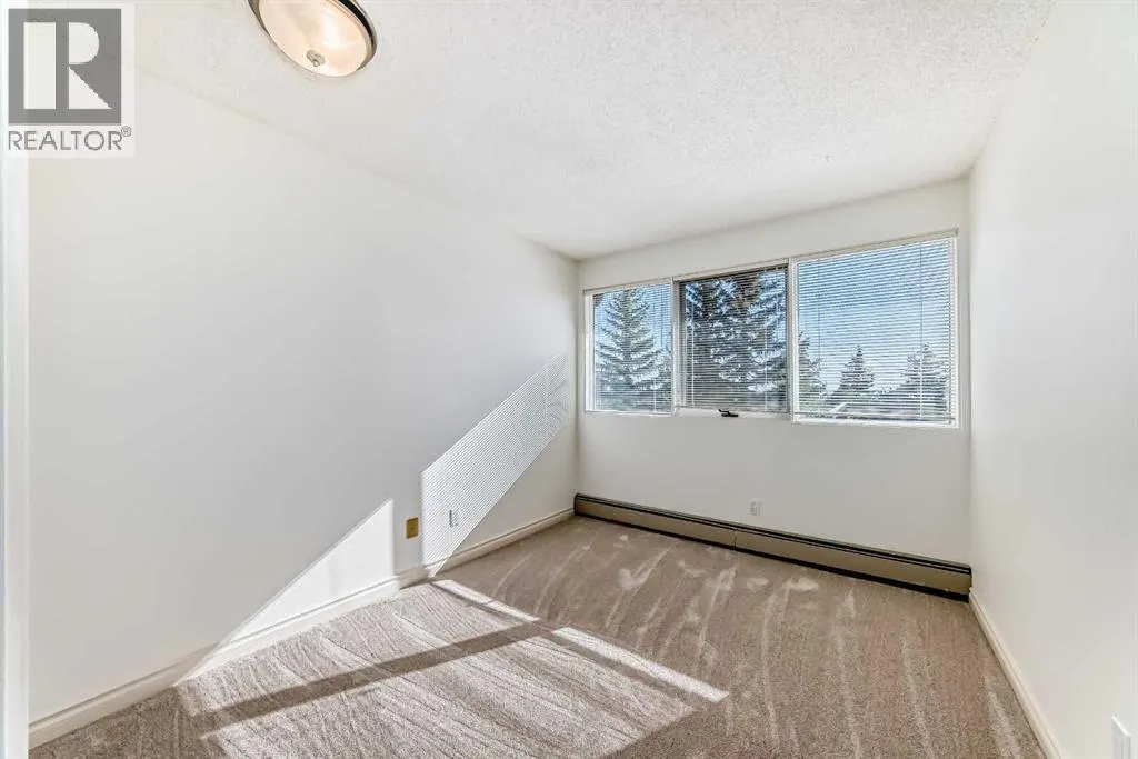 10, 305 Village Mews SW