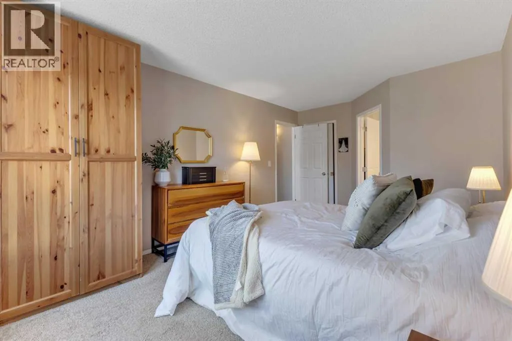 140 Sunlake Gardens SE