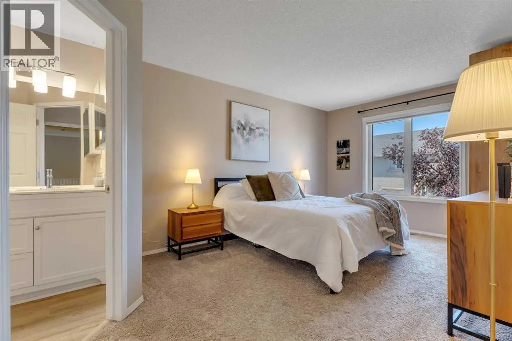 140 Sunlake Gardens SE