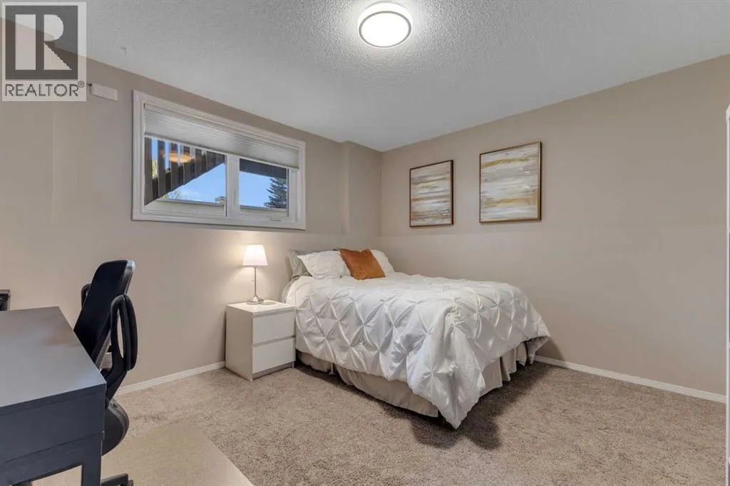 140 Sunlake Gardens SE