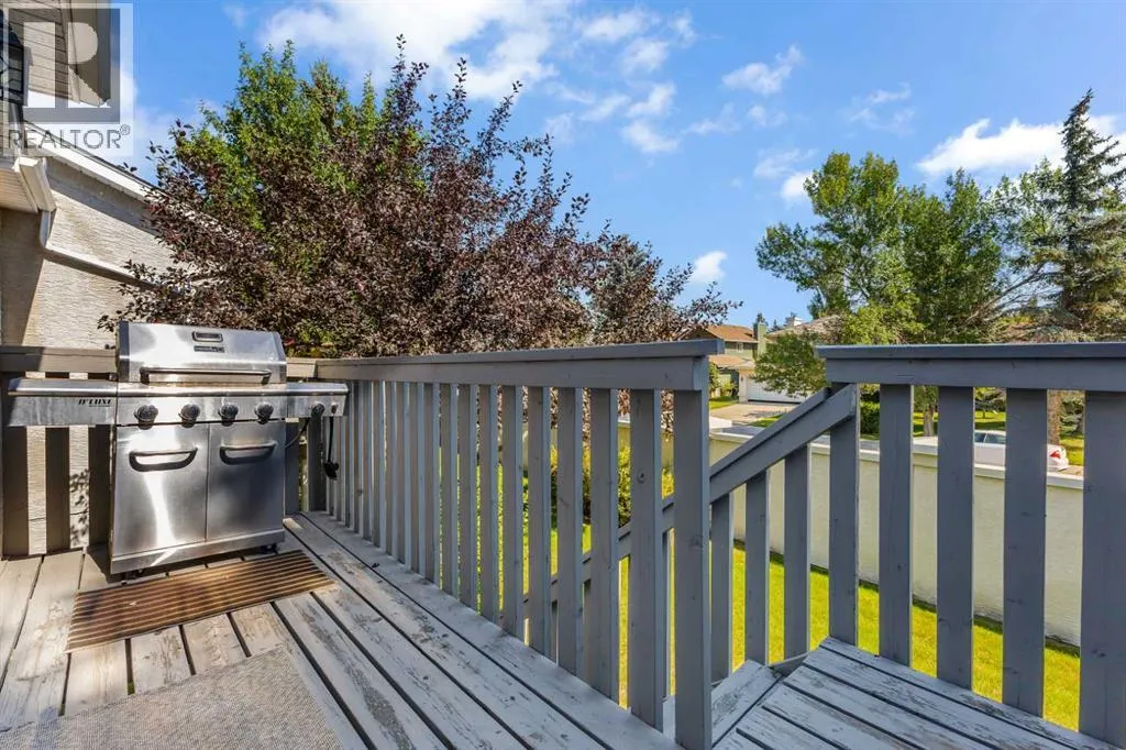 140 Sunlake Gardens SE