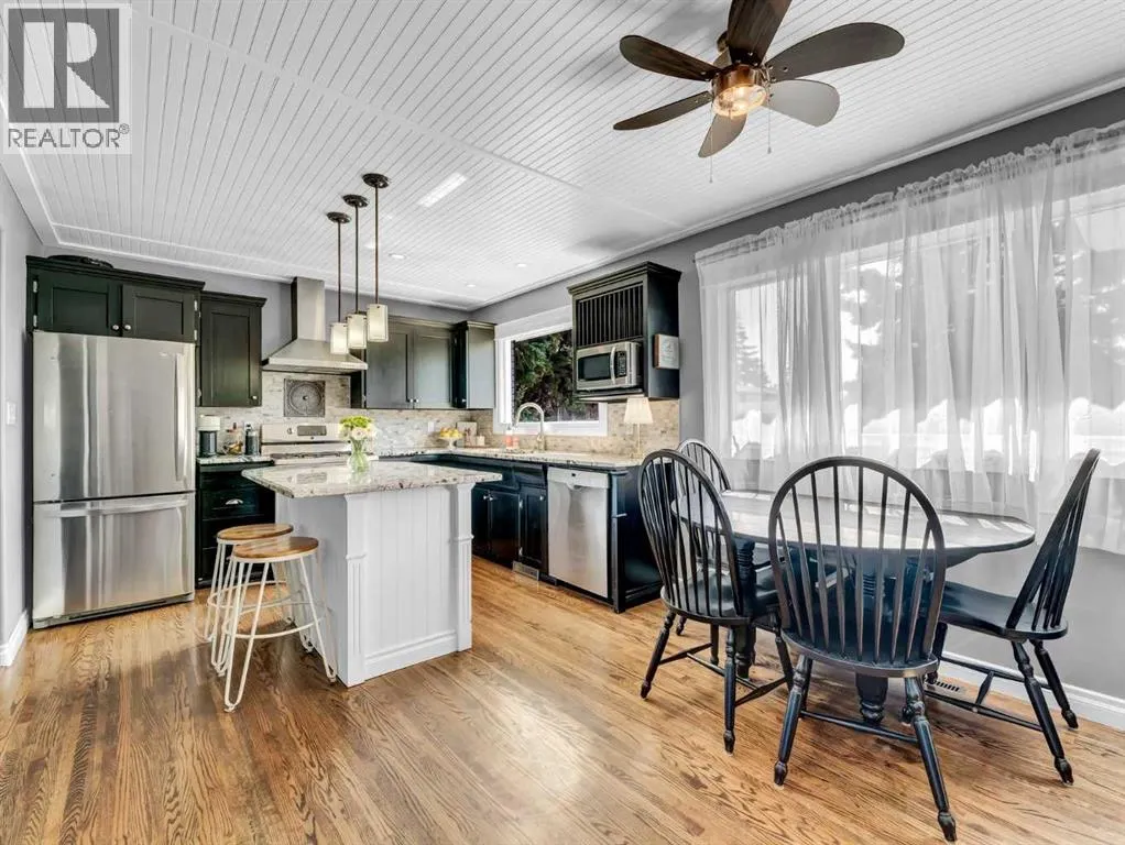 35 Laurel Place W