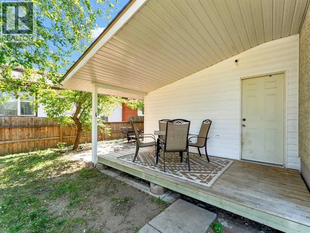 35 Laurel Place W