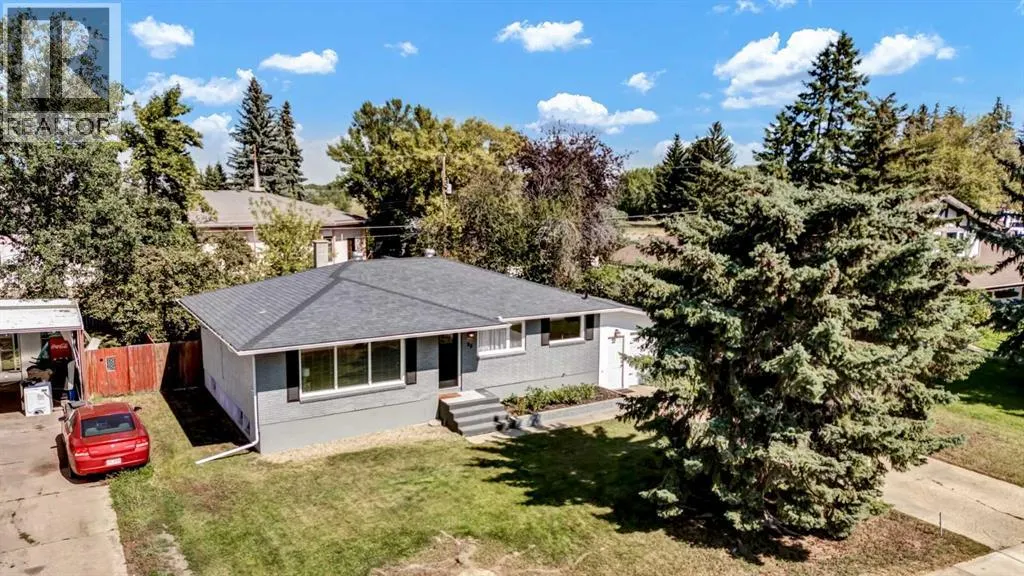 35 Laurel Place W